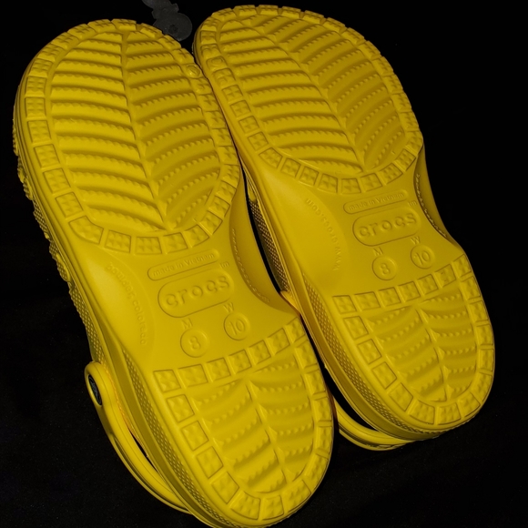 ((Sold))Crocs - Picture 4 of 4